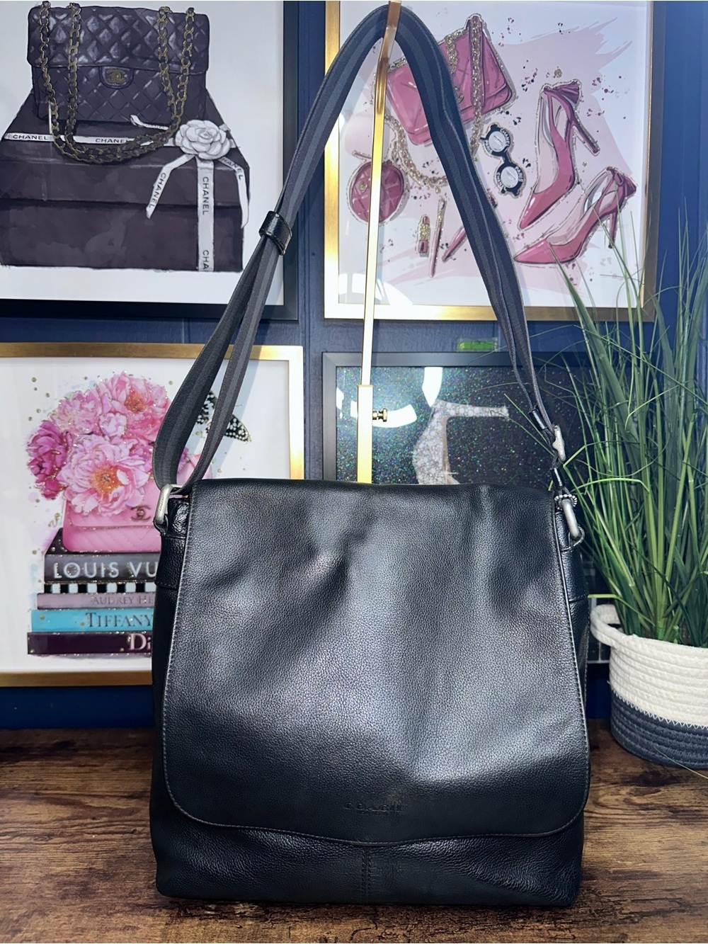 Coach Black Pebbled Leather Messenger Crossbody Bag F72362